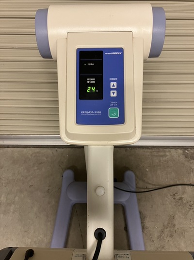 赤外線治療器&nbsp;|&nbsp;株式会社日本メディックス&nbsp;|&nbsp;ｾﾗﾋﾟｱ3300 PH-L3300Eの写真