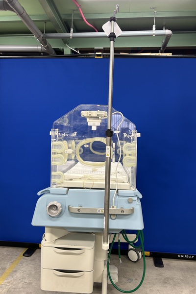 エア・シールズアイソレット保育器　Iaolette　8000　plus&nbsp;|&nbsp;ドレーゲルメディカルジャパン&nbsp;|&nbsp;18KP-1の写真