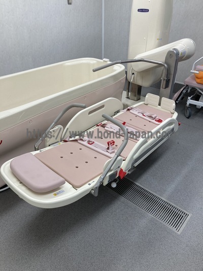 特殊浴槽　スーパーラダリバス | 酒井医療株式会社 | RAL-300Lの写真