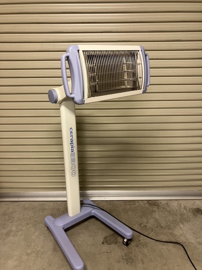 赤外線治療器&nbsp;|&nbsp;株式会社日本メディックス&nbsp;|&nbsp;ｾﾗﾋﾟｱ3300 PH-L3300Eの写真