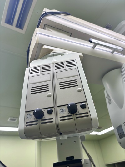 roofing type Surgical Microscope&nbsp;|&nbsp;Carl Zeiss&nbsp;|&nbsp;OPMI VISU200